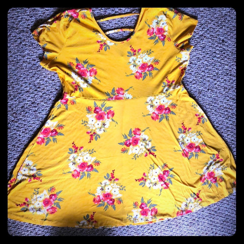 Used Cute Floral Yellow 3xl Dress